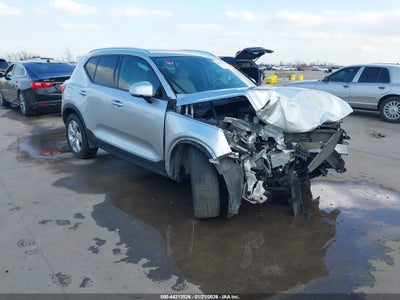 VOLVO XC40 2019