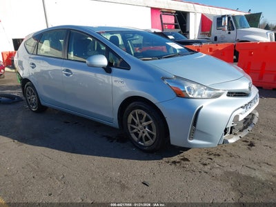 TOYOTA PRIUS V 2015