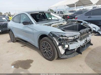 FORD MUSTANG MACH-E 2024