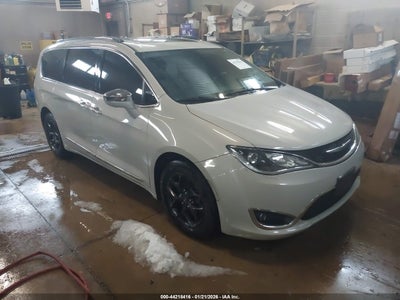 CHRYSLER PACIFICA 2017