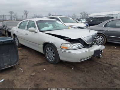 LINCOLN TOWN CAR 2004