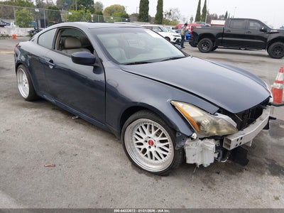 INFINITI G37 2011