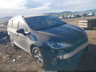 CHRYSLER PACIFICA 2017