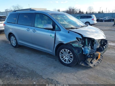 TOYOTA SIENNA 2014