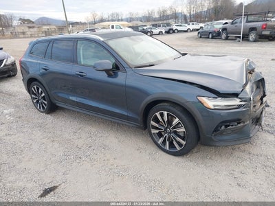 VOLVO V60 CROSS COUNTRY 2022