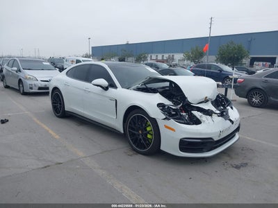 PORSCHE PANAMERA E-HYBRID 2022