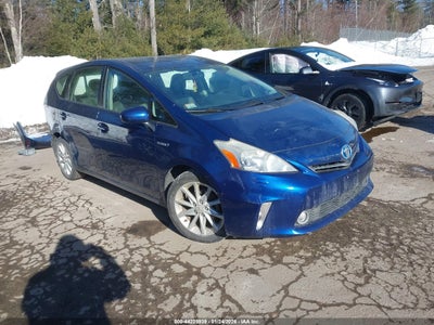 TOYOTA PRIUS V 2012