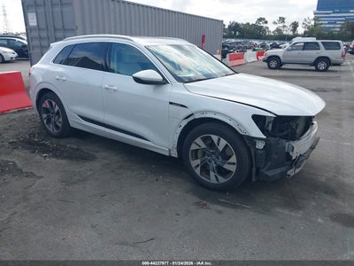 AUDI E-TRON 2021