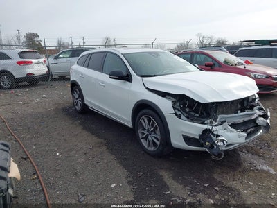 VOLVO V60 CROSS COUNTRY 2018
