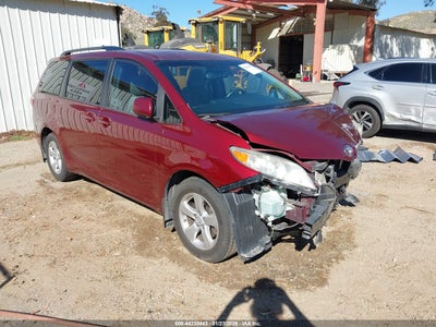 TOYOTA SIENNA 2017