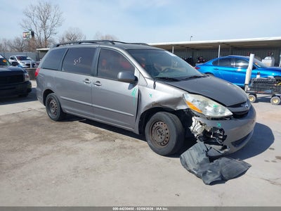 TOYOTA SIENNA 2010