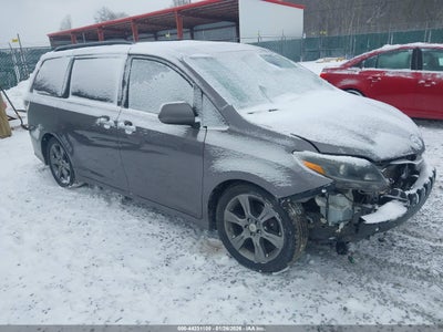 TOYOTA SIENNA 2015