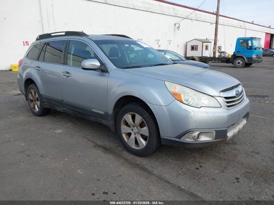 SUBARU OUTBACK 2012
