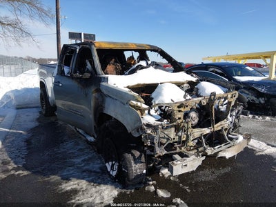 TOYOTA TUNDRA 2024