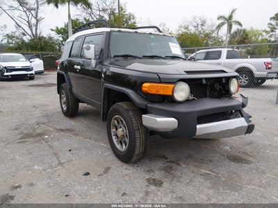 TOYOTA FJ CRUISER 2011