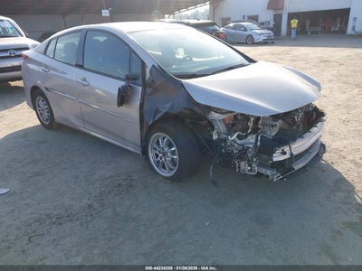 TOYOTA PRIUS PRIME 2019