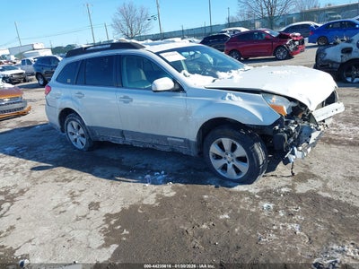 SUBARU OUTBACK 2011