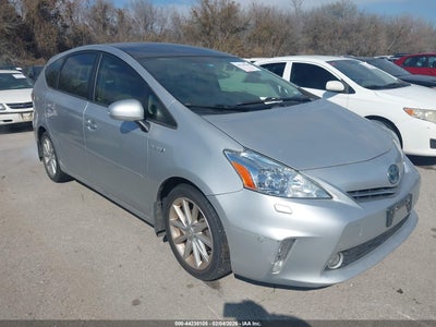 TOYOTA PRIUS V 2013