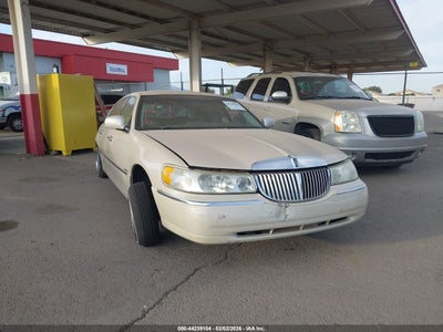 LINCOLN TOWN CAR 2001