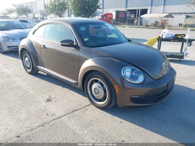VOLKSWAGEN BEETLE 2012