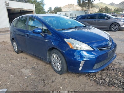 TOYOTA PRIUS V 2013