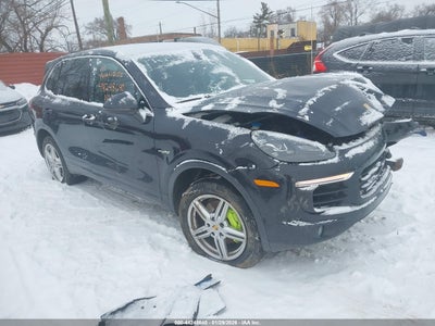 PORSCHE CAYENNE E-HYBRID 2016