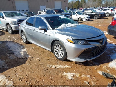 TOYOTA CAMRY 2019