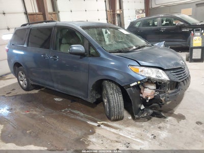 TOYOTA SIENNA 2015