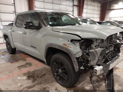 TOYOTA TUNDRA 2024