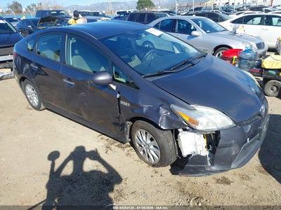 TOYOTA PRIUS PLUG-IN 2014