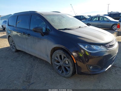 CHRYSLER PACIFICA 2018