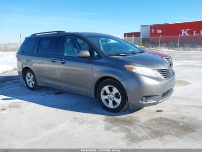 TOYOTA SIENNA 2017