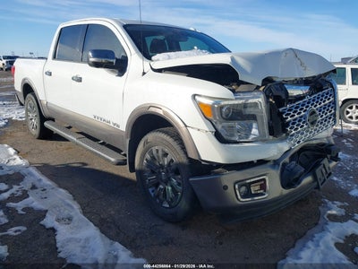 NISSAN TITAN 2019