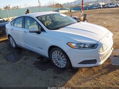 FORD FUSION HYBRID 2015