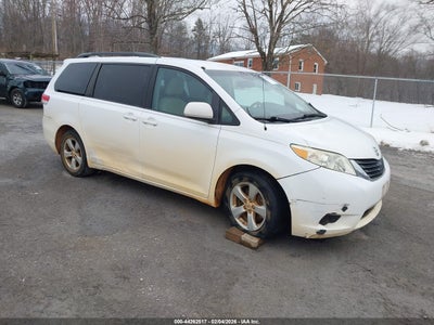 TOYOTA SIENNA 2011
