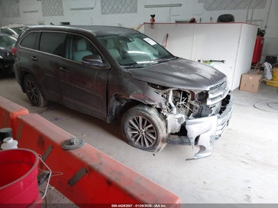 TOYOTA HIGHLANDER 2017