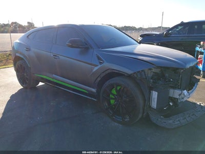 LAMBORGHINI URUS 2020