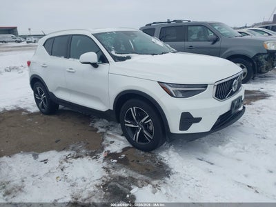 VOLVO XC40 2024