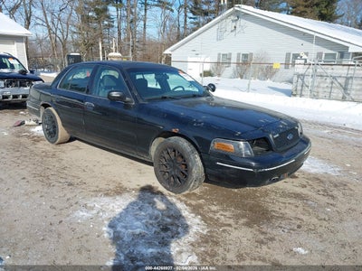 FORD CROWN VICTORIA 2010