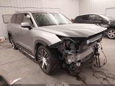 TOYOTA GRAND HIGHLANDER 2024