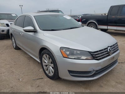 VOLKSWAGEN PASSAT 2012