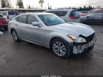 INFINITI M37 2011