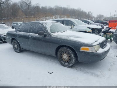 FORD CROWN VICTORIA 2010