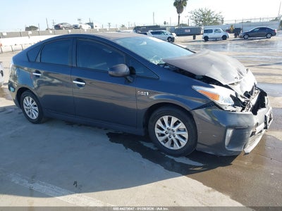 TOYOTA PRIUS PLUG-IN 2014