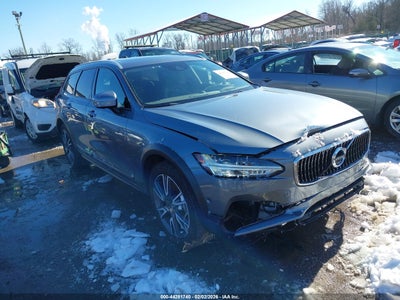 VOLVO V90 CROSS COUNTRY 2017