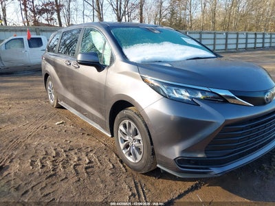 TOYOTA SIENNA 2023