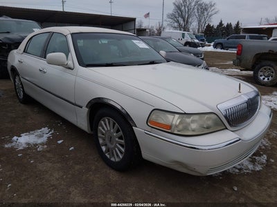 LINCOLN TOWN CAR 2004