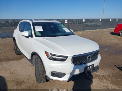 VOLVO XC40 2021
