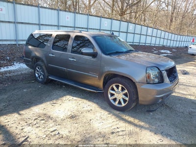 GMC YUKON XL 1500 2011