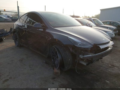 TESLA MODEL Y 2024